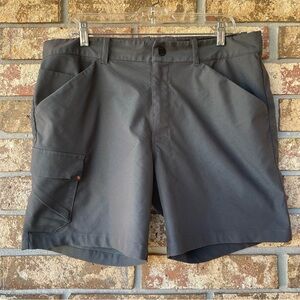 Mountain Hardwear Shorts Mens Size 36 Inseam 7”. Beautiful Condition!